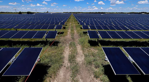 Section Image: Orsted’s Mockingbird Solar Center solar panels 